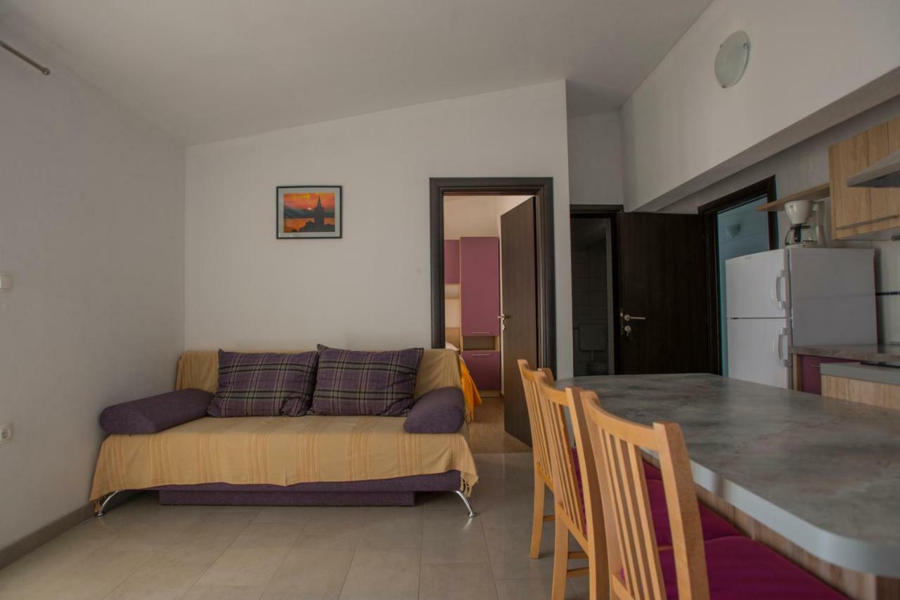 Apartmani Simic Starigrad Paklenica Esterno foto